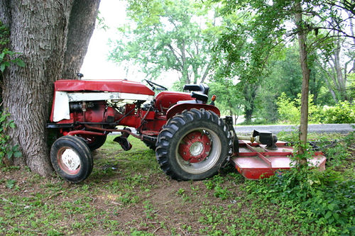 De juerga con el tractor de la empresa [STS]
