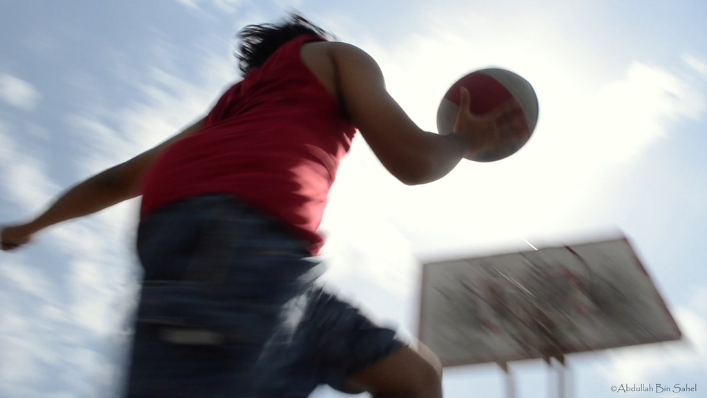 Responsabilidad por una pelota (de baloncesto) [SAP]