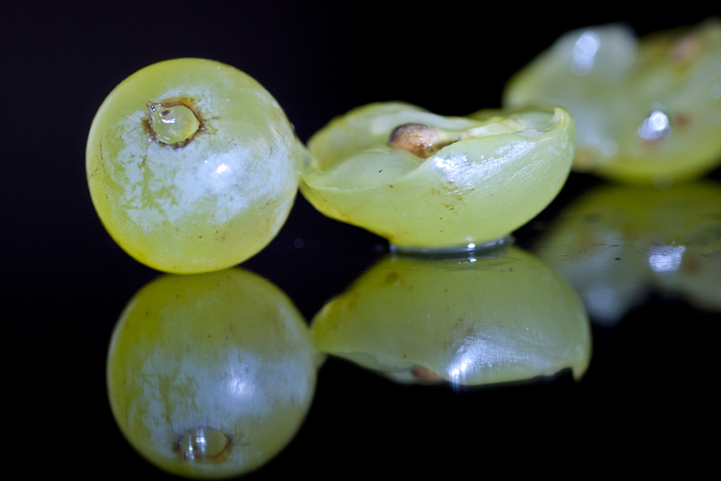 «Se ha caído al lado del palé de cebollas, con una uva en el suelo» [SAP]