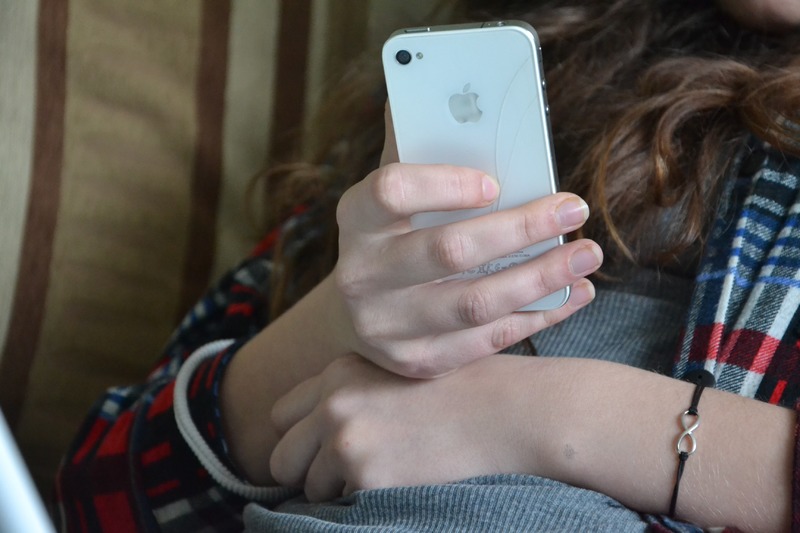 «Te hacemos amiga si pones tus fotos desnuda en Tuenti» [SAP]